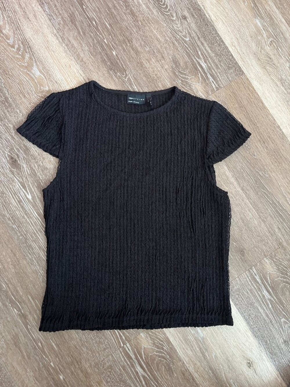 Unique Black Cap Sleeve Crinkle Fitted T-Shirt Blouse